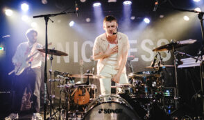 Nickless 6