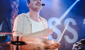 Nickless 8