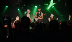 Atreyu 33